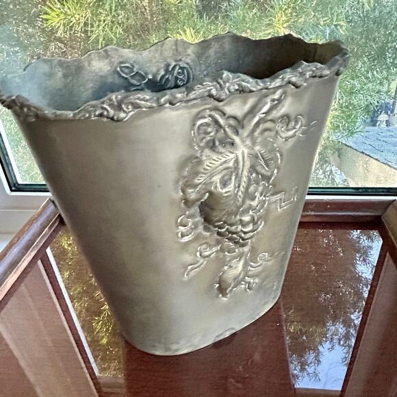 Vintage Bronze Tone Metal Raised Relief Floral Grapes Basket Bucket Flower Bin - Picture 12 of 16